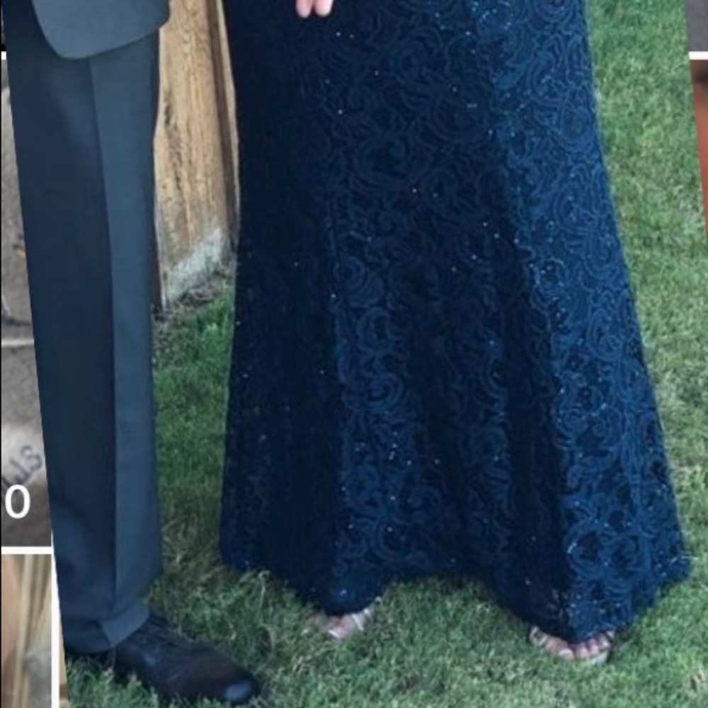 Beautiful gown can be worn with/without cape. Many compliments at the wedding.